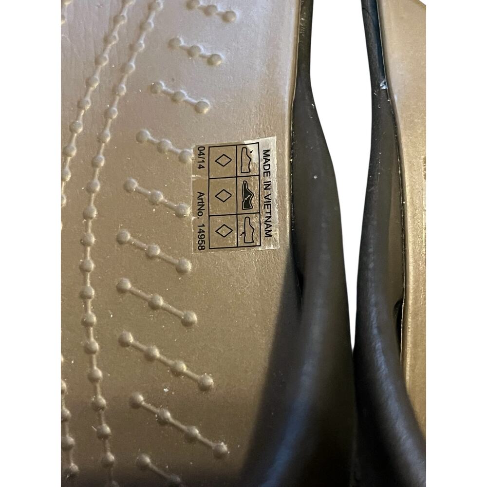 NWT Crocs Sanrah Circle with Espresso Walnut Relaxed Fit 11 - Picture 6 of 7